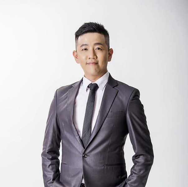 KENT LEE