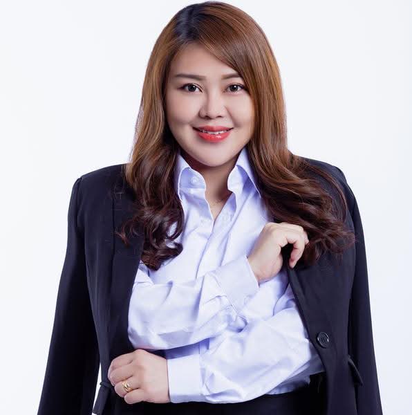 Nicole Tan