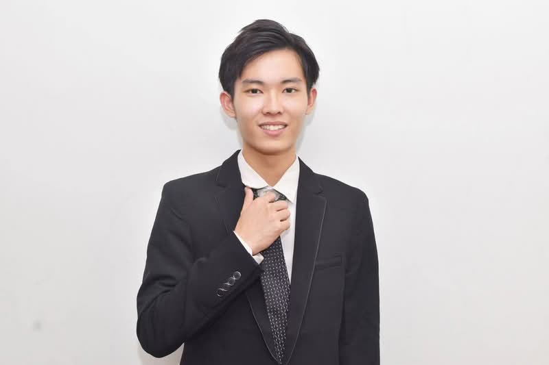 Alex Chong
