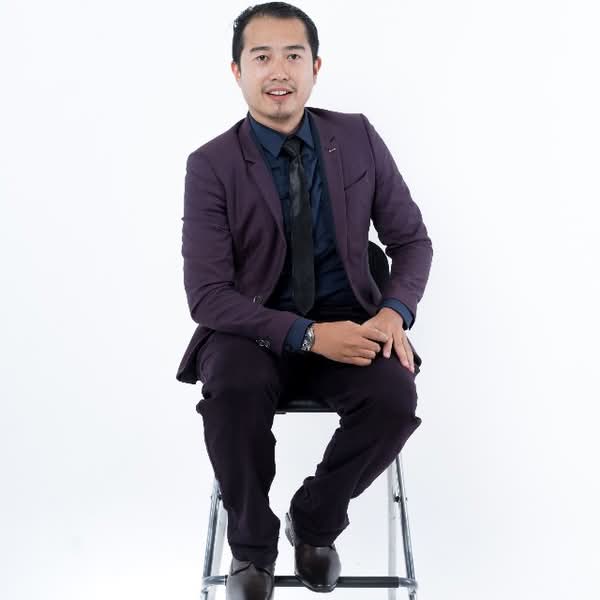 Akmal Adam