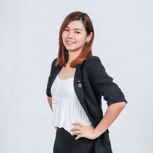 Sally Zi Wei