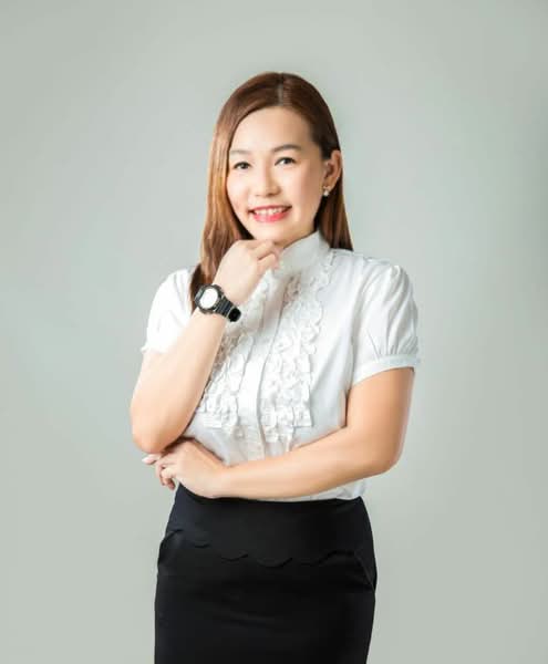 Evelyn Tan