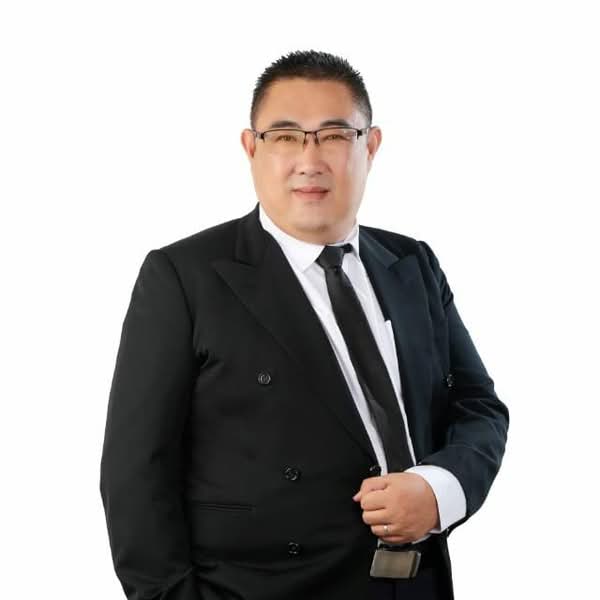 Johnny Lim