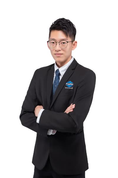 Sze Lee