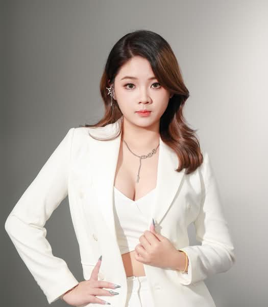 Jocelyn Tan