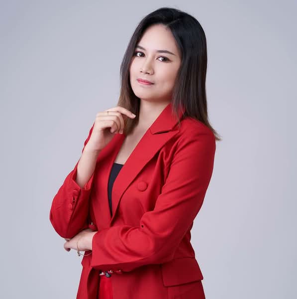 Elaine Chen