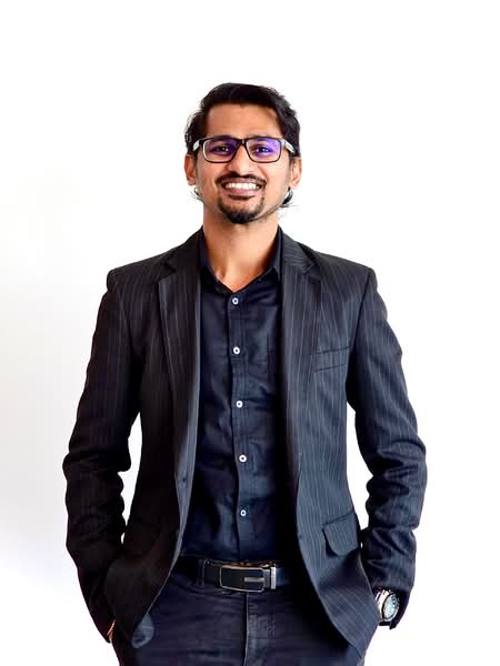 Sharveenesh V