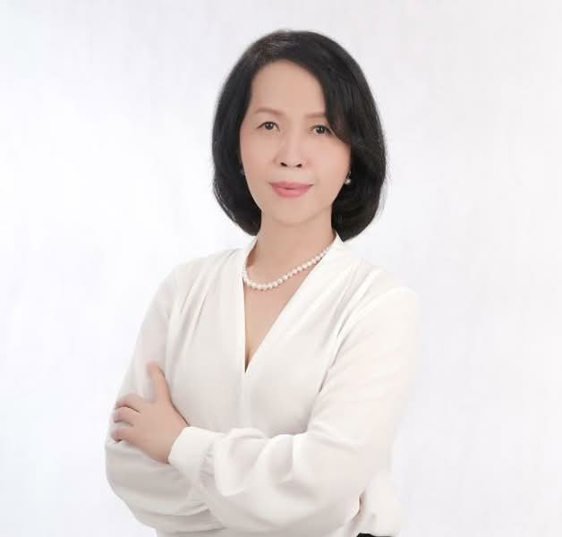 Esther Lee