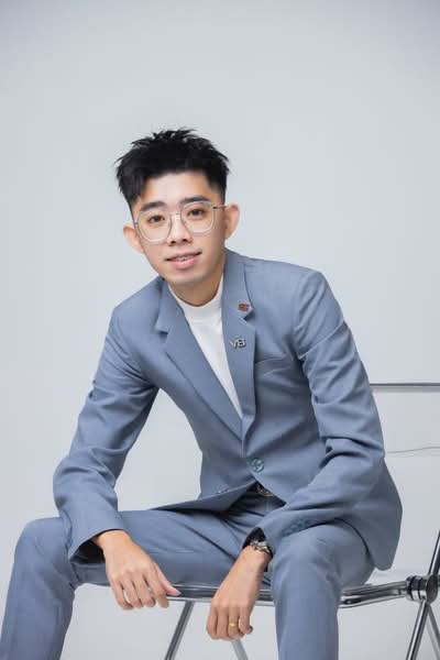 Fan Eugene