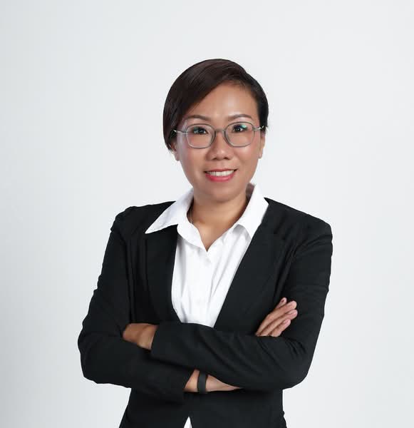 Kelly Tan