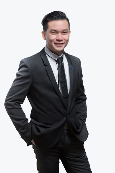 Steven Tan