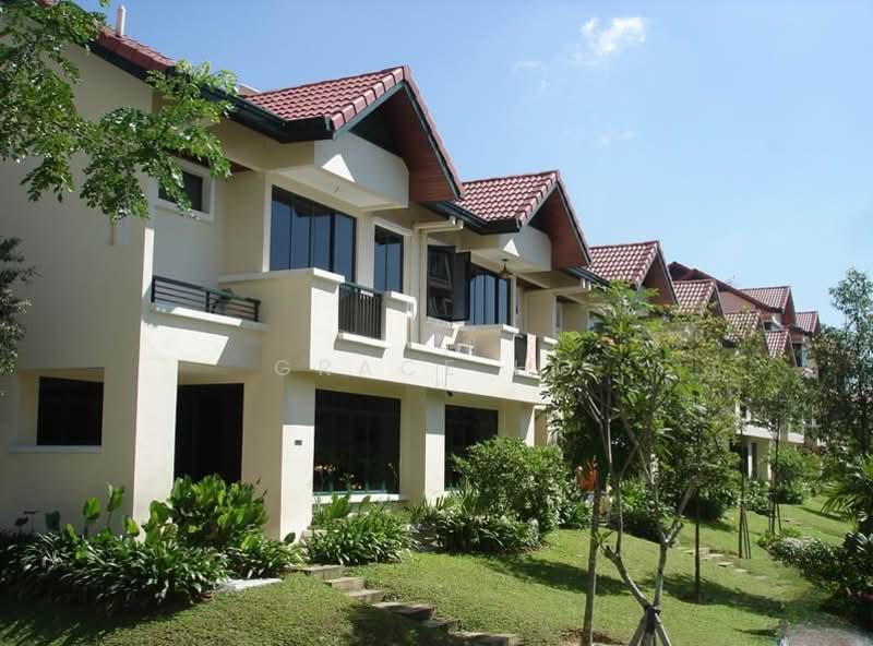 Nadia Parkfront - 2