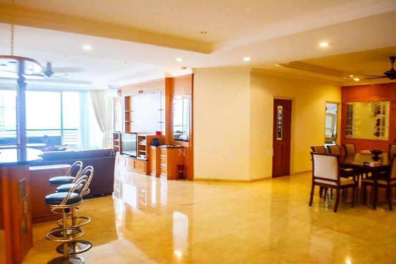 Gurney Beach Resort - 3