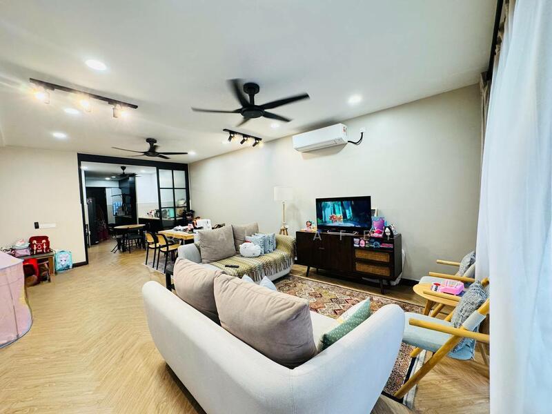 Elmina Green Three - 5