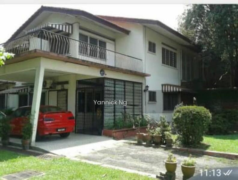 Semi-D house at Seksyen 17 - 1