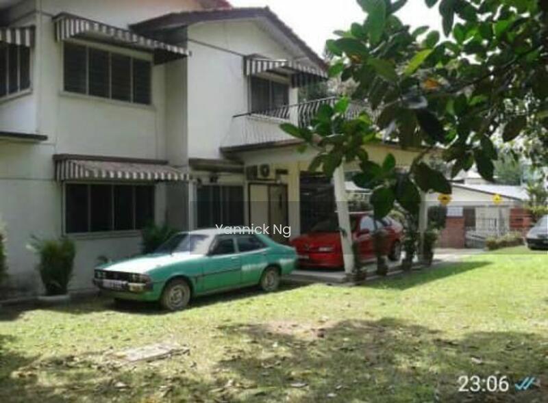 Semi-D house at Seksyen 17 - 3