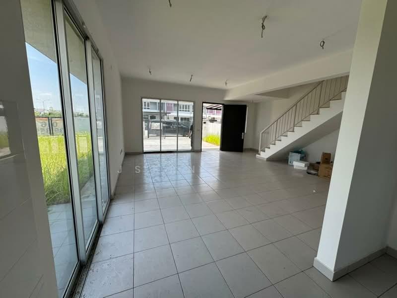 Bandar Bukit Raja : Lumira - 2