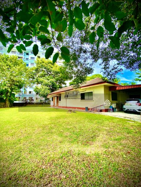 A CORNER Single-Storey Bungalow on Jalan Bunga Kaca Piring in Tanjung Bungah. - 3