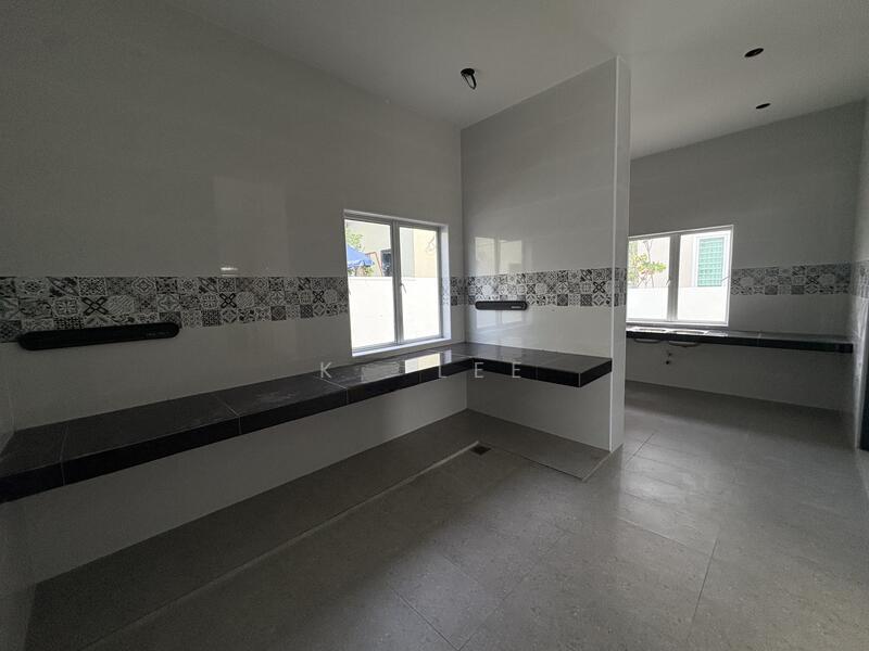 TAMAN PENGKALAN UTAMA - 4