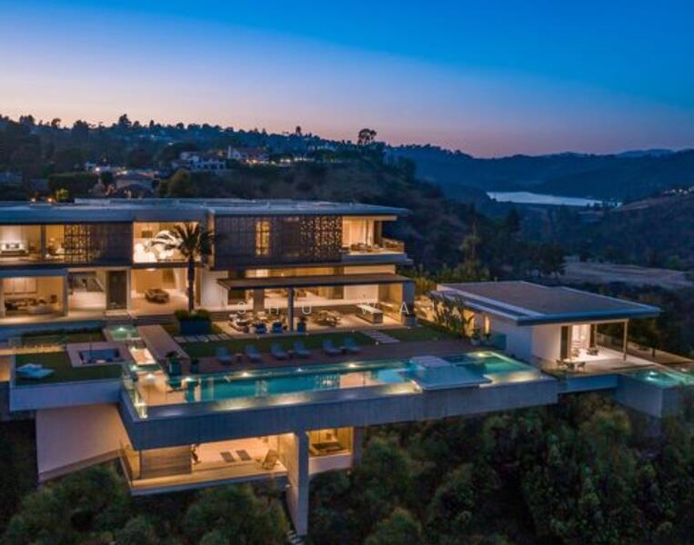 If someone sharing Bungalow Freehold,Brand New with Private lift,selling 4.2mil++,whats wait for - 2