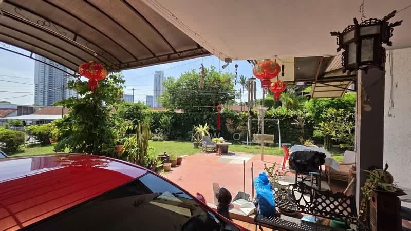 Fettes Park Single Storey Semi-Detached Corner House. - 5