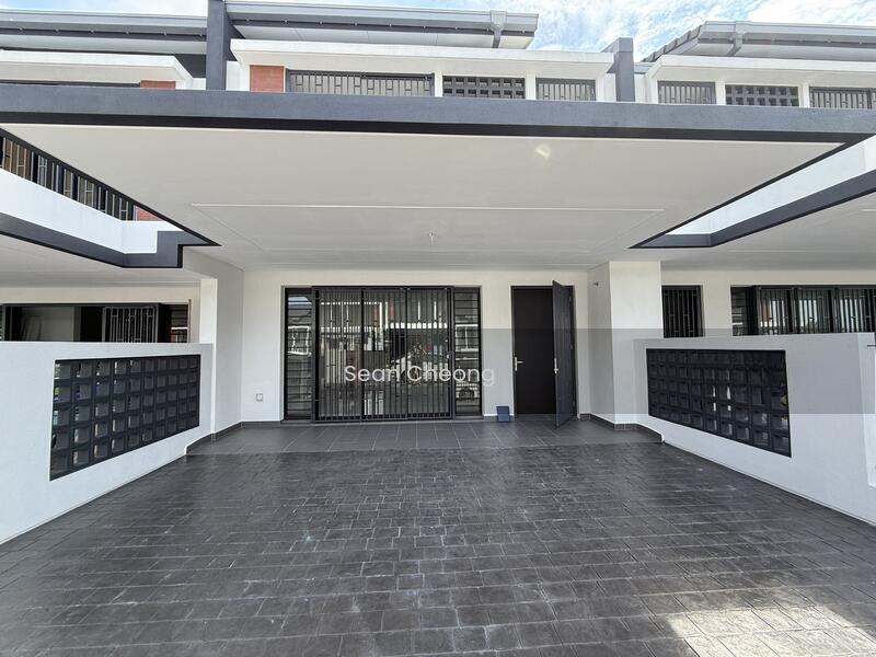 Elmina Green Six - 1