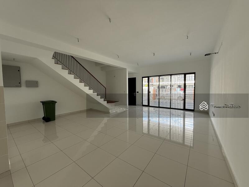 Elmina Green Six - 2