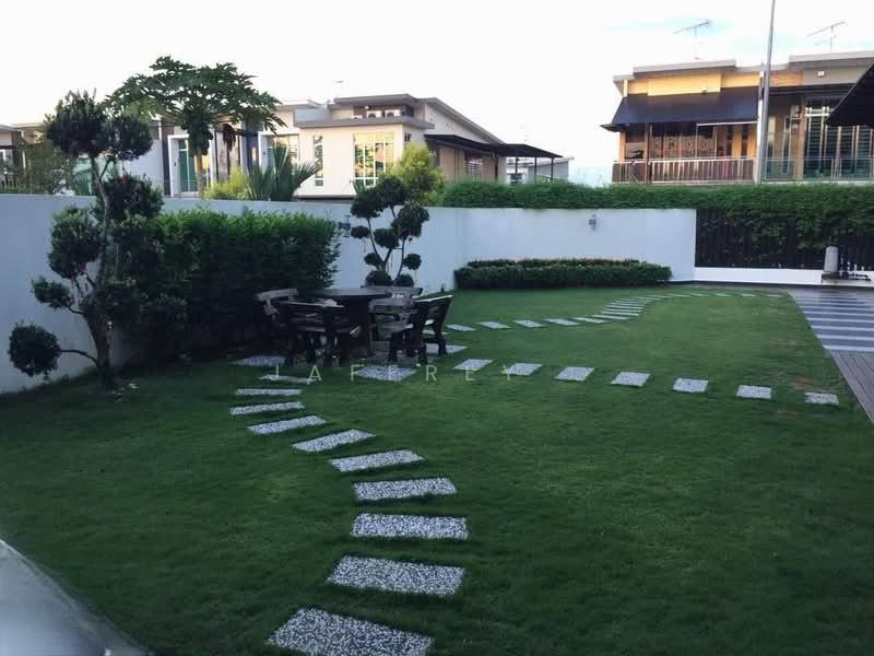 Taman Mount Austin - 4