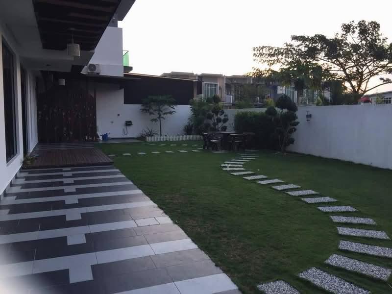 Taman Mount Austin - 5