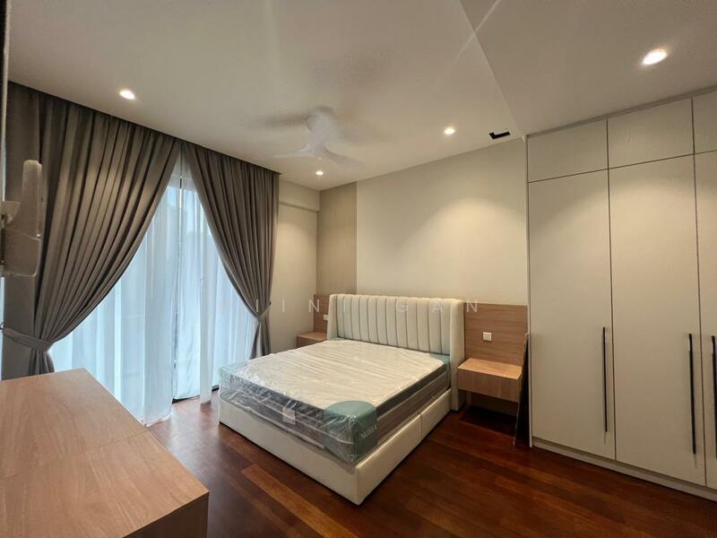 The Manor - 4