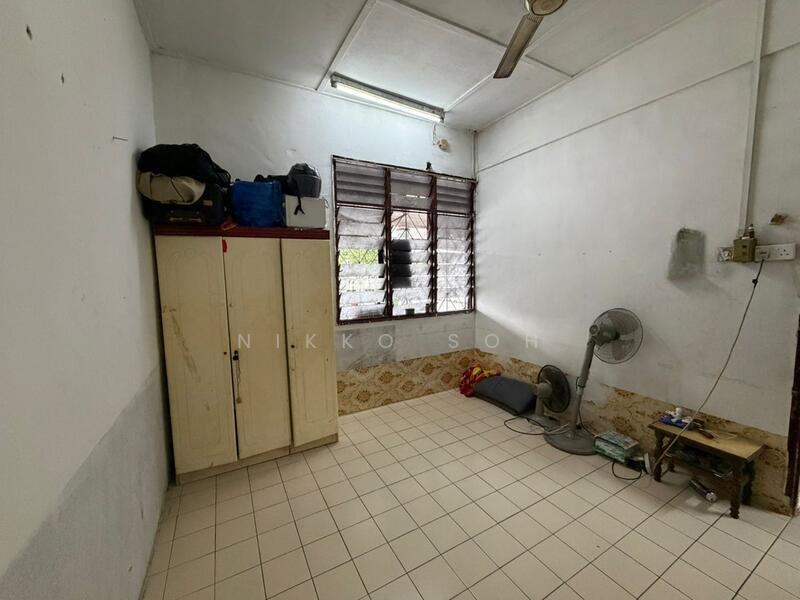 Johor Jaya Jalan Teratai - 4