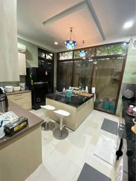 Bukit Jelutong - 5
