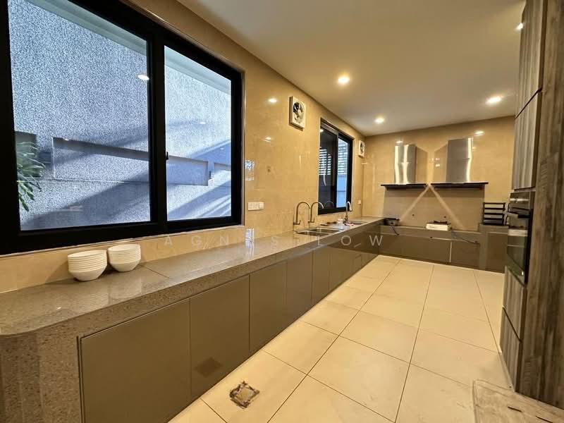 Bungalow @ The Hills - 2