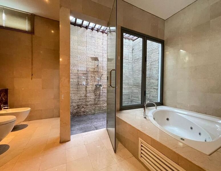 The Residence - 5