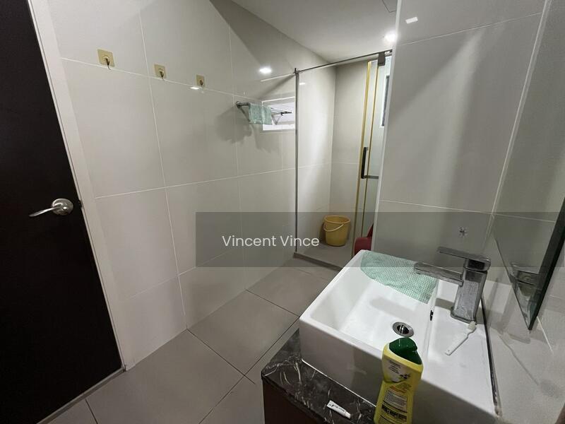 Royalle Condominium - 4
