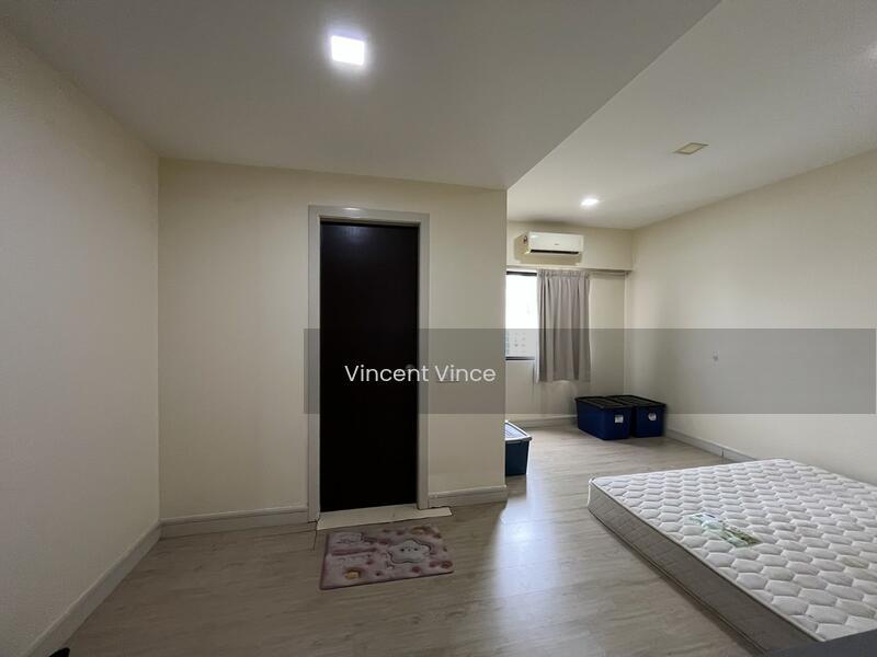 Royalle Condominium - 5