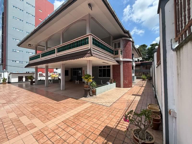 Taman Tasek Double Storey Bungalow - 1