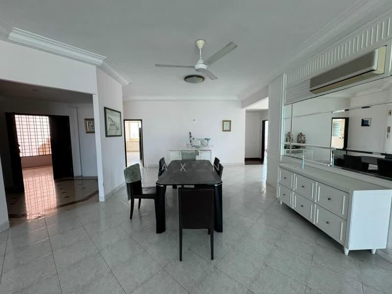 Gurney Beach Resort - 3