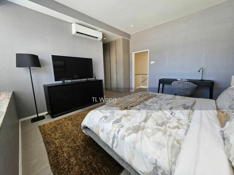 Terrace house at Desa Budiman - 2