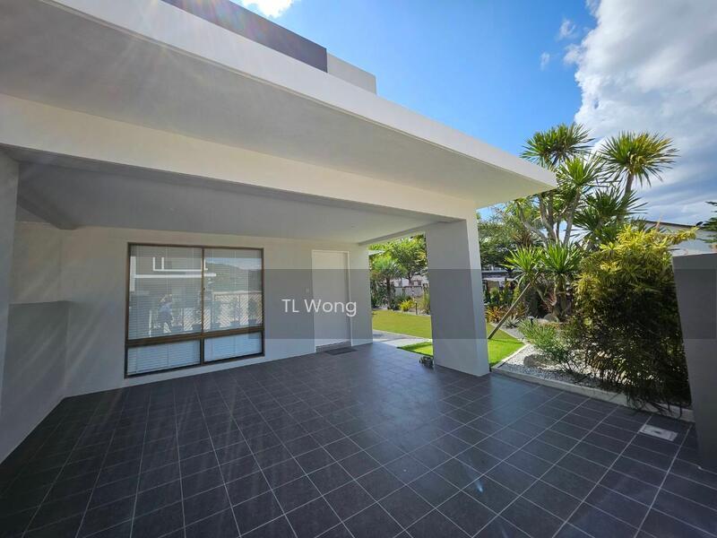 Terrace house at Desa Budiman - 1