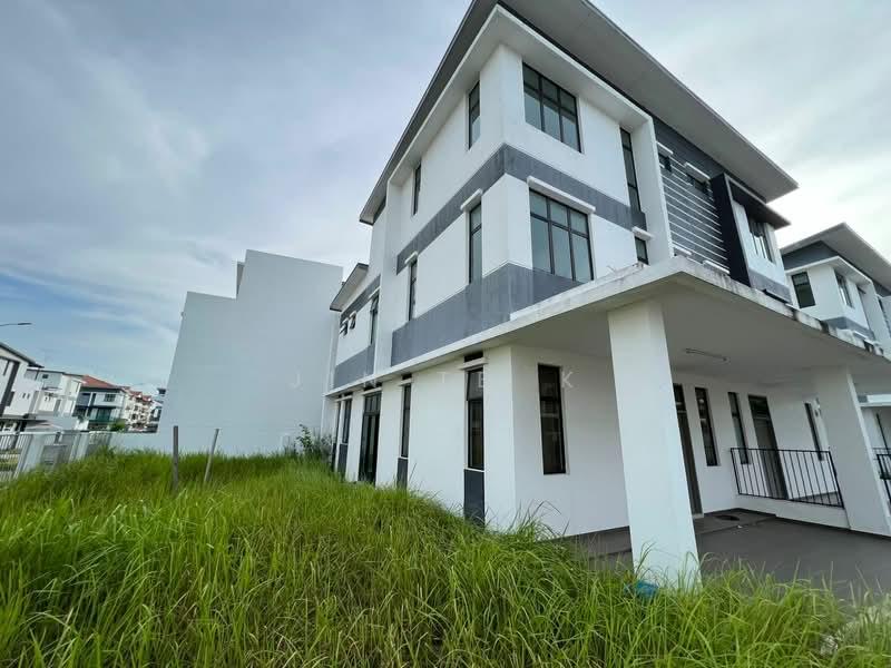 Corner Jade Mutiara Mas Rini Cluster 3 storey 45x65 - 1