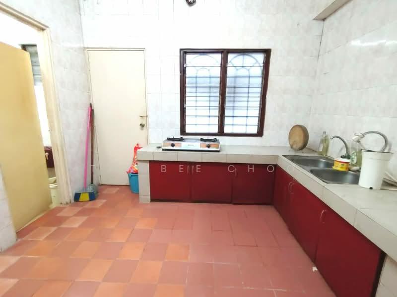 Taman Kinrara Seksyen 4 - 3