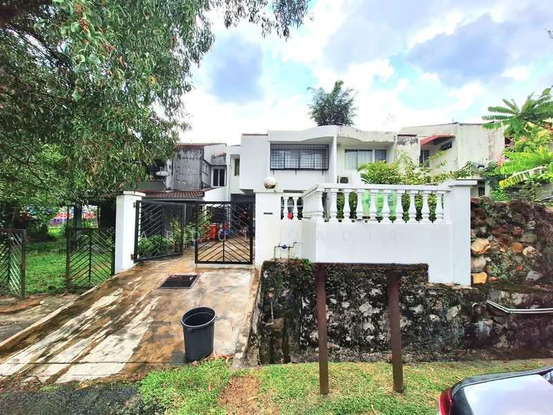 Taman Kelab Ukay - 1