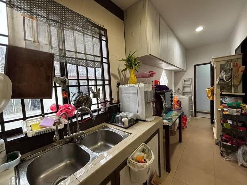 Taman Universiti - 4