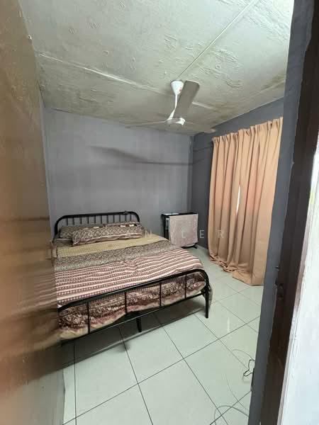 Flat Taman Ungku Tun Aminah - 5