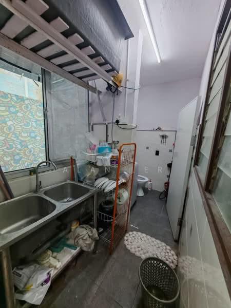 Flat Taman Ungku Tun Aminah - 4