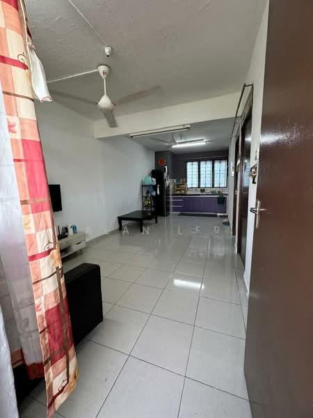 Flat Taman Ungku Tun Aminah - 3