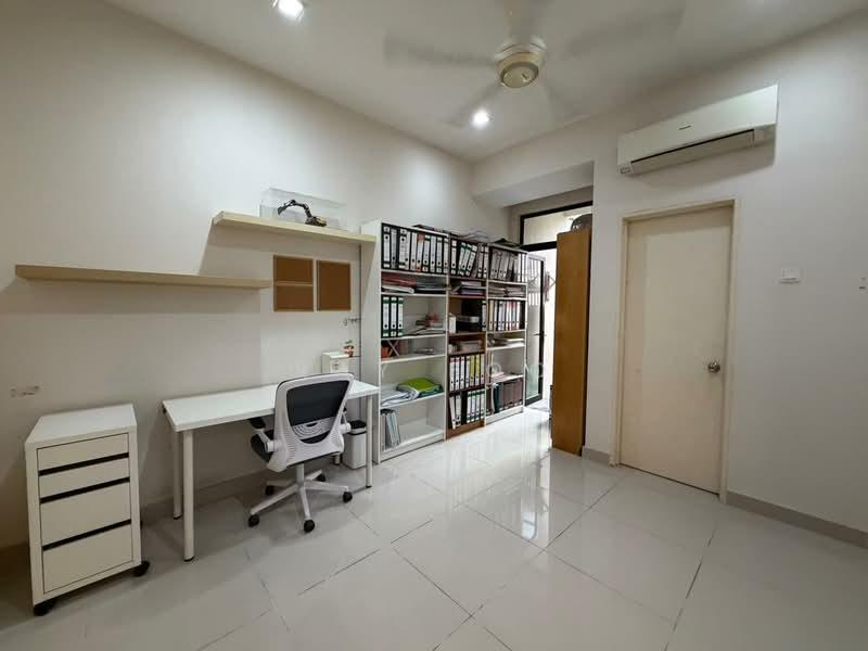 Mahkota Cheras - 2