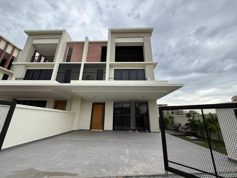 Semi-Detached House at Bandar Bukit Puchong 2 - 1