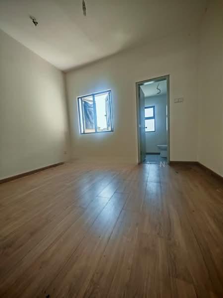 Tenang @ Bandar Ainsdale - 2